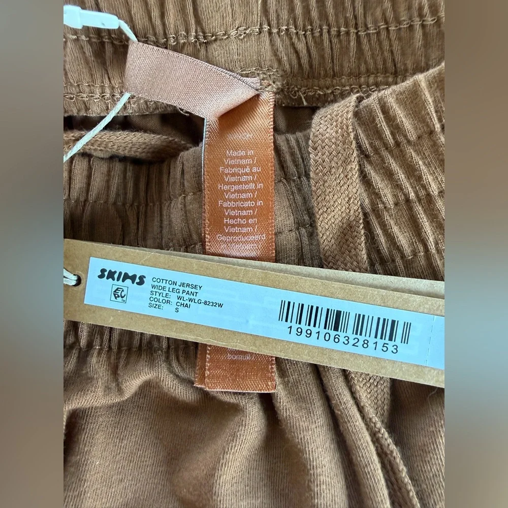 NWT SKIMS Wide-Leg Lounge Pants in Chai - Picture 6 of 7